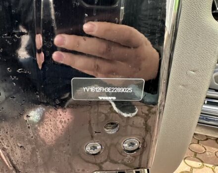 Черный Вольво С60, объемом двигателя 2.5 л и пробегом 304 тыс. км за 9400 $, фото 6 на Automoto.ua