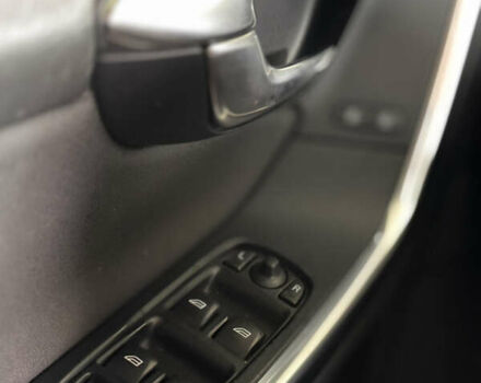 Черный Вольво С60, объемом двигателя 2.5 л и пробегом 138 тыс. км за 7900 $, фото 47 на Automoto.ua