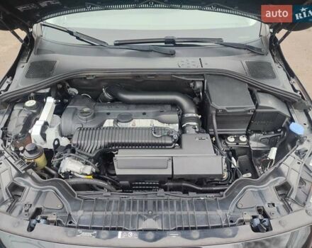 Черный Вольво С60, объемом двигателя 2.5 л и пробегом 133 тыс. км за 12100 $, фото 11 на Automoto.ua