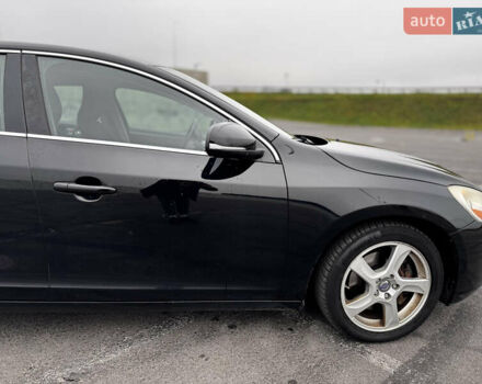 Черный Вольво С60, объемом двигателя 2.5 л и пробегом 138 тыс. км за 7900 $, фото 10 на Automoto.ua