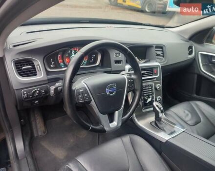 Черный Вольво С60, объемом двигателя 2.5 л и пробегом 133 тыс. км за 12100 $, фото 14 на Automoto.ua