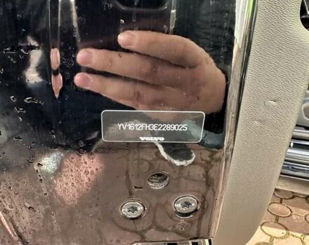 Черный Вольво С60, объемом двигателя 2.5 л и пробегом 304 тыс. км за 9400 $, фото 5 на Automoto.ua