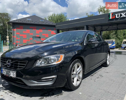 Черный Вольво С60, объемом двигателя 2 л и пробегом 236 тыс. км за 9800 $, фото 1 на Automoto.ua