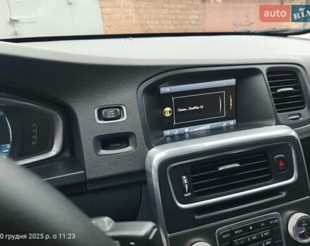 Черный Вольво С60, объемом двигателя 2.5 л и пробегом 100 тыс. км за 15500 $, фото 33 на Automoto.ua