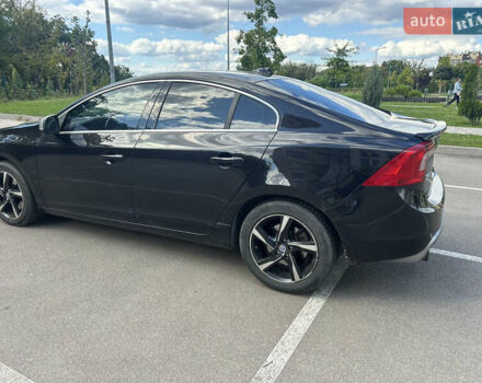 Вольво С60 2013 у Києві на Automoto.ua Чорний Вольво С60, об'ємом двигуна 2.52 л та пробігом 164 тис. км за 15300 $, фото 4 на Automoto.ua