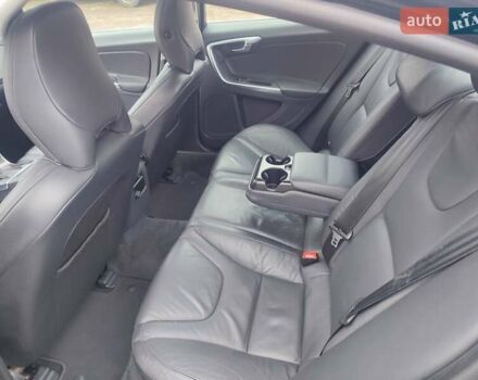 Черный Вольво С60, объемом двигателя 2.5 л и пробегом 133 тыс. км за 12100 $, фото 21 на Automoto.ua