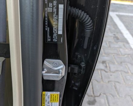 Черный Вольво С60, объемом двигателя 2.5 л и пробегом 137 тыс. км за 13500 $, фото 12 на Automoto.ua