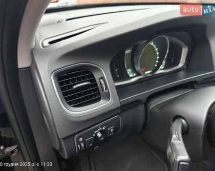 Черный Вольво С60, объемом двигателя 2.5 л и пробегом 100 тыс. км за 15500 $, фото 35 на Automoto.ua