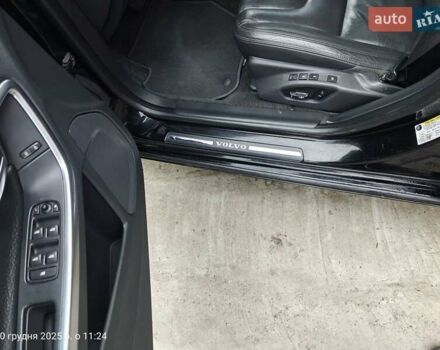 Черный Вольво С60, объемом двигателя 2.5 л и пробегом 100 тыс. км за 15500 $, фото 6 на Automoto.ua