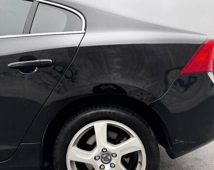 Черный Вольво С60, объемом двигателя 2.5 л и пробегом 138 тыс. км за 7900 $, фото 68 на Automoto.ua