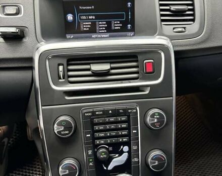 Черный Вольво С60, объемом двигателя 2.52 л и пробегом 152 тыс. км за 12200 $, фото 8 на Automoto.ua