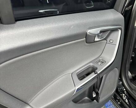 Черный Вольво С60, объемом двигателя 2.52 л и пробегом 152 тыс. км за 12200 $, фото 11 на Automoto.ua