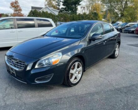 Черный Вольво С60, объемом двигателя 2.5 л и пробегом 84 тыс. км за 5000 $, фото 2 на Automoto.ua