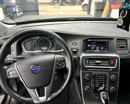 Черный Вольво С60, объемом двигателя 2.52 л и пробегом 152 тыс. км за 12200 $, фото 7 на Automoto.ua