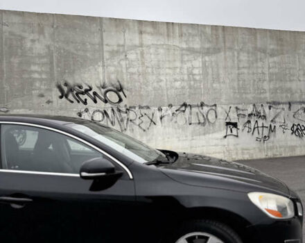 Черный Вольво С60, объемом двигателя 2.5 л и пробегом 138 тыс. км за 7900 $, фото 33 на Automoto.ua