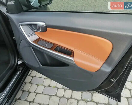 Вольво С60 2013 у Києві на Automoto.ua Чорний Вольво С60, об'ємом двигуна 2.52 л та пробігом 164 тис. км за 15300 $, фото 27 на Automoto.ua