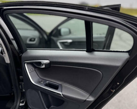 Черный Вольво С60, объемом двигателя 2.5 л и пробегом 138 тыс. км за 7900 $, фото 57 на Automoto.ua