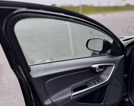 Черный Вольво С60, объемом двигателя 2.5 л и пробегом 138 тыс. км за 7900 $, фото 54 на Automoto.ua