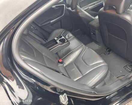 Чорний Вольво С60, об'ємом двигуна 2.5 л та пробігом 100 тис. км за 15500 $, фото 10 на Automoto.ua