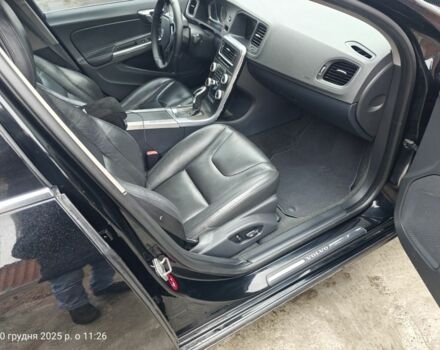 Чорний Вольво С60, об'ємом двигуна 2.5 л та пробігом 100 тис. км за 15500 $, фото 9 на Automoto.ua