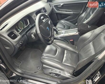 Черный Вольво С60, объемом двигателя 2.5 л и пробегом 100 тыс. км за 15500 $, фото 36 на Automoto.ua