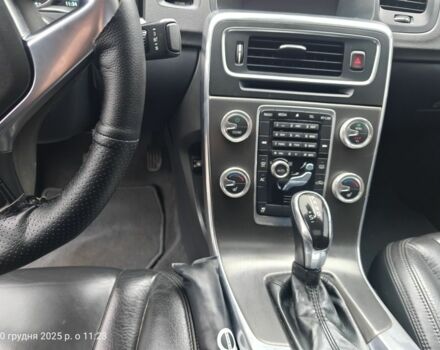 Чорний Вольво С60, об'ємом двигуна 2.5 л та пробігом 100 тис. км за 15500 $, фото 16 на Automoto.ua