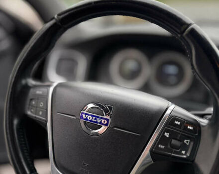 Черный Вольво С60, объемом двигателя 2.5 л и пробегом 138 тыс. км за 7900 $, фото 71 на Automoto.ua