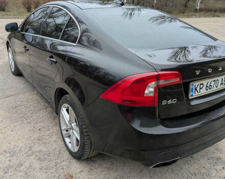 Черный Вольво С60, объемом двигателя 2.5 л и пробегом 141 тыс. км за 13500 $, фото 4 на Automoto.ua