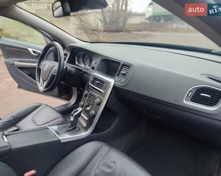 Черный Вольво С60, объемом двигателя 2.5 л и пробегом 133 тыс. км за 12100 $, фото 24 на Automoto.ua