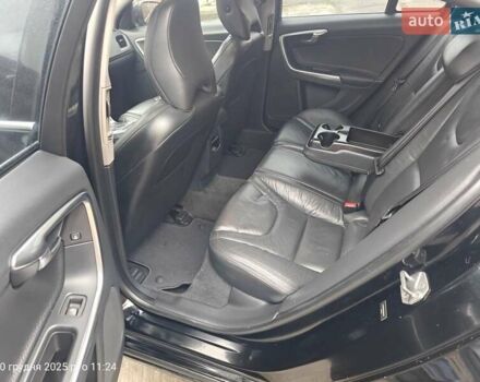 Черный Вольво С60, объемом двигателя 2.5 л и пробегом 100 тыс. км за 15500 $, фото 5 на Automoto.ua