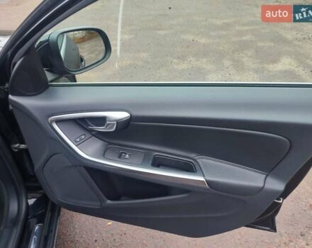 Черный Вольво С60, объемом двигателя 2.5 л и пробегом 133 тыс. км за 12100 $, фото 25 на Automoto.ua