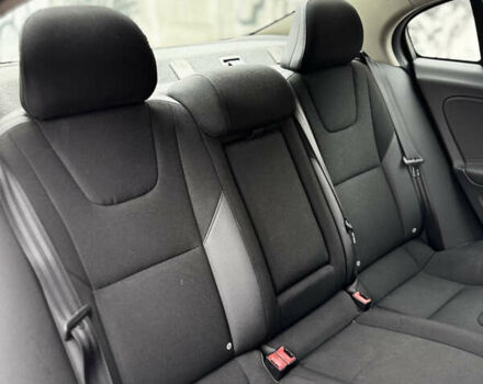 Черный Вольво С60, объемом двигателя 2.5 л и пробегом 138 тыс. км за 7900 $, фото 61 на Automoto.ua