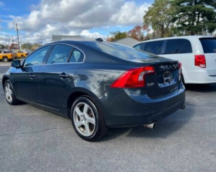 Черный Вольво С60, объемом двигателя 2.5 л и пробегом 84 тыс. км за 5000 $, фото 4 на Automoto.ua