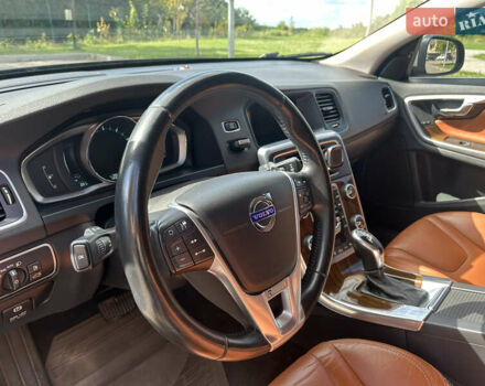 Вольво С60 2013 у Києві на Automoto.ua Чорний Вольво С60, об'ємом двигуна 2.52 л та пробігом 164 тис. км за 15300 $, фото 18 на Automoto.ua