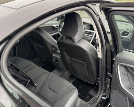 Черный Вольво С60, объемом двигателя 2.5 л и пробегом 138 тыс. км за 7900 $, фото 56 на Automoto.ua