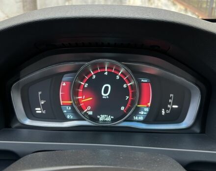 Черный Вольво С60, объемом двигателя 2.5 л и пробегом 304 тыс. км за 9400 $, фото 4 на Automoto.ua
