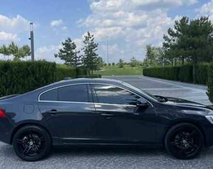 Черный Вольво С60, объемом двигателя 2.5 л и пробегом 235 тыс. км за 8100 $, фото 4 на Automoto.ua