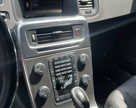 Черный Вольво С60, объемом двигателя 2.5 л и пробегом 235 тыс. км за 8100 $, фото 9 на Automoto.ua