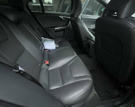 Черный Вольво С60, объемом двигателя 2.5 л и пробегом 155 тыс. км за 12599 $, фото 10 на Automoto.ua