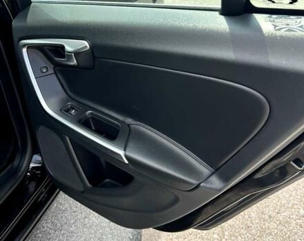 Черный Вольво С60, объемом двигателя 2.5 л и пробегом 150 тыс. км за 13500 $, фото 8 на Automoto.ua