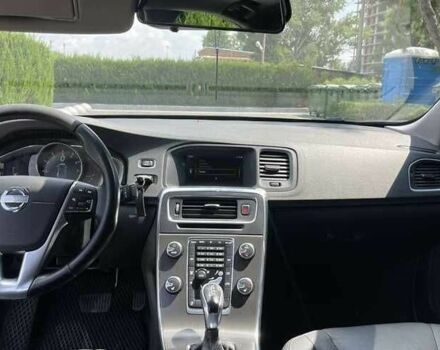 Черный Вольво С60, объемом двигателя 2.5 л и пробегом 235 тыс. км за 8100 $, фото 14 на Automoto.ua