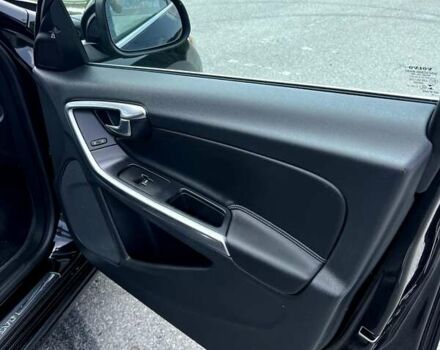 Черный Вольво С60, объемом двигателя 2.5 л и пробегом 150 тыс. км за 13500 $, фото 13 на Automoto.ua