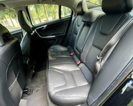 Черный Вольво С60, объемом двигателя 2 л и пробегом 215 тыс. км за 13000 $, фото 12 на Automoto.ua