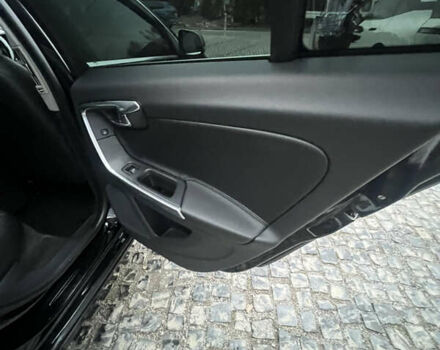 Черный Вольво С60, объемом двигателя 2.5 л и пробегом 155 тыс. км за 12599 $, фото 11 на Automoto.ua