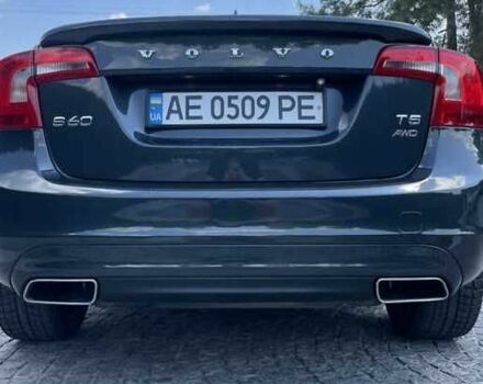 Черный Вольво С60, объемом двигателя 2.5 л и пробегом 235 тыс. км за 8100 $, фото 7 на Automoto.ua