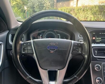 Черный Вольво С60, объемом двигателя 2 л и пробегом 255 тыс. км за 12890 $, фото 14 на Automoto.ua