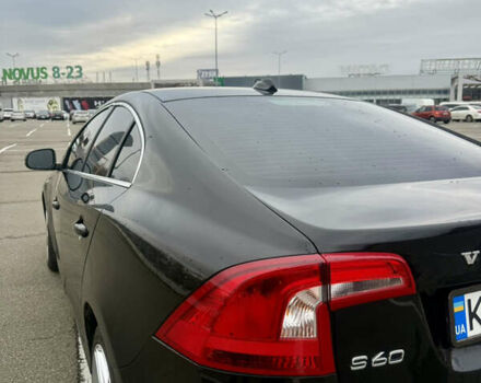 Чорний Вольво С60, об'ємом двигуна 2.5 л та пробігом 77 тис. км за 13500 $, фото 4 на Automoto.ua