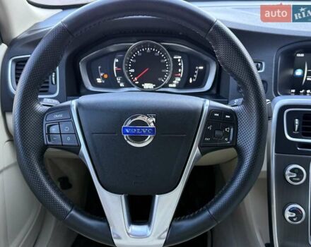 Черный Вольво С60, объемом двигателя 1.97 л и пробегом 140 тыс. км за 10500 $, фото 63 на Automoto.ua