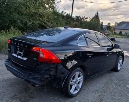 Черный Вольво С60, объемом двигателя 2 л и пробегом 208 тыс. км за 9550 $, фото 3 на Automoto.ua