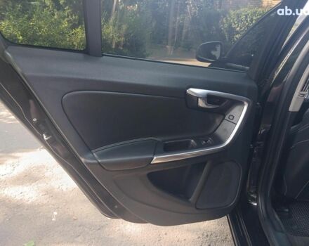 Черный Вольво С60, объемом двигателя 2 л и пробегом 255 тыс. км за 12890 $, фото 20 на Automoto.ua